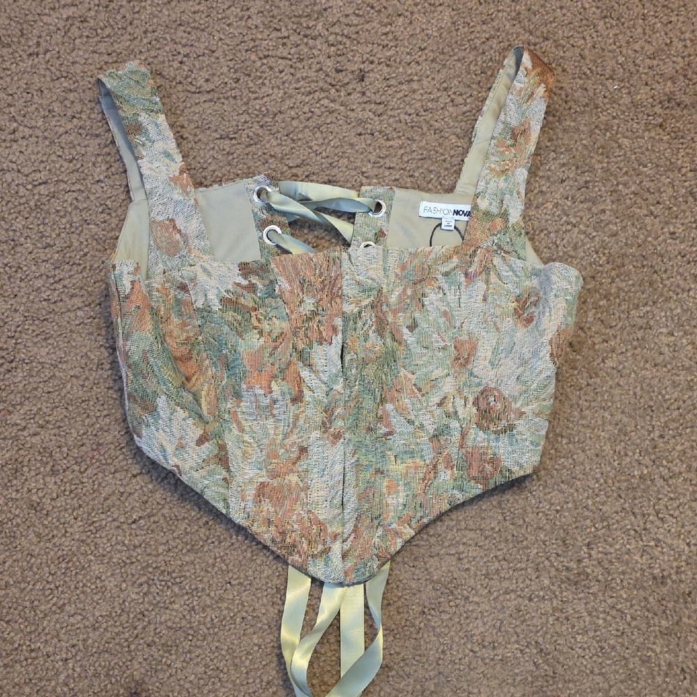 Fashion Nova Floral Lace-Up Bodysuit